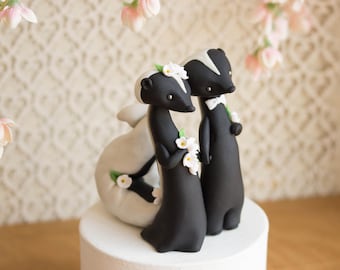Skunk Wedding Cake Topper by Bonjour Poupette