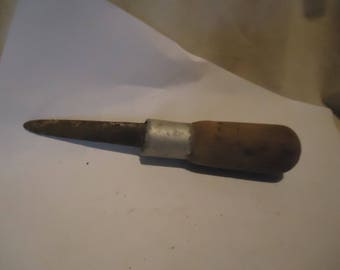 The Unique Oyster Boutique Non Interchangeable Knife Handle -Congratulations main image 1