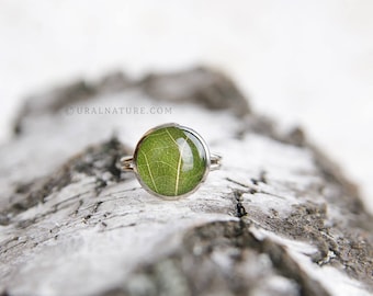 Real leaf ring - nature lover gift - green resin handmade jewelry