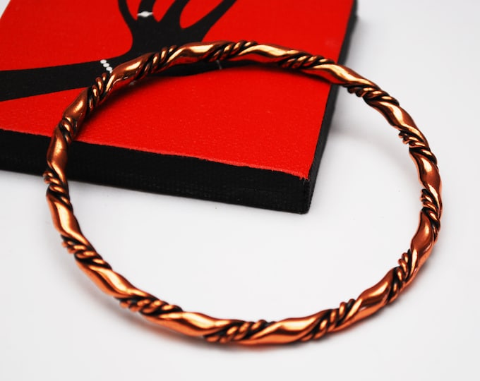 Boho copper bangle - Twisted copper - Ribbed stripped - modern bracelet
