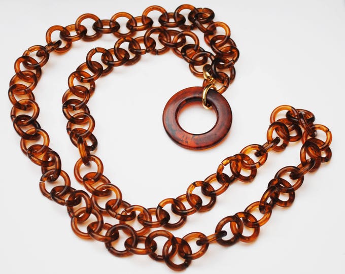 Tortoise shell lucite Link Necklace - plastic brown chain - Circle pendant - gold metal