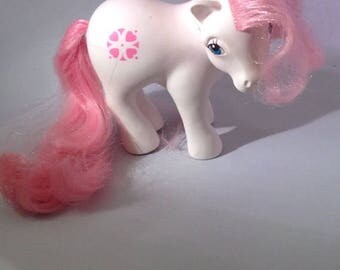 25% OFF Sundance My Little Pony 1983 Hasbro Earth Pony Vintage Pink White Heart Emblem Toys 1980's G1