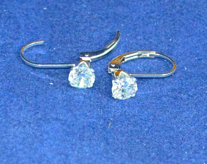White Diamond Leverback Earrings, 5mm Round, Russian Simulate, Set in Sterling Silver E1076