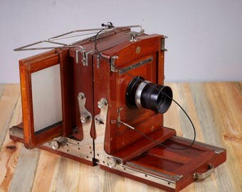 Vintage Studio Camera Globica II. Lens Trioplan 1:4.5/260mm Meyer-Optik. Not working. Camera for display.
