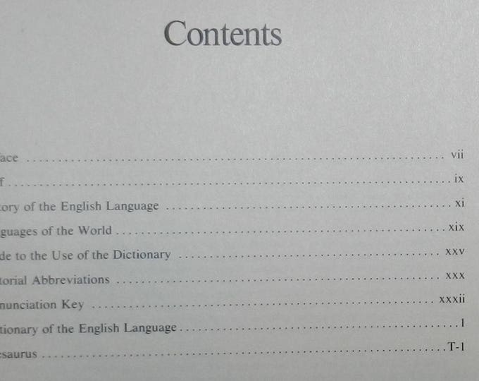 New Websters Dictionary and Thesaurus of the English LanguageHardcover – 1992