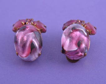 1950's Glassy Pink Clip On Earrings (827f)
