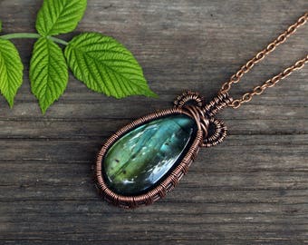 Labradorite pendant - Wire wrapped jewelry - Gift for her - Copper jewelry - Wire wrapped pendant - Inspirational jewelry - Birthday gift