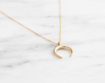 Gold Double Horn Necklace / Dainty Horn Choker Necklace / Gold Horn Necklace / Crescent Moon Layering Necklace / Boho Necklace / Bridesmaid