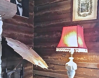 Elegant Hollywood Regency Alabaster Table Lamp