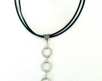 Simply leather necklace, pendant 3 circles silver.