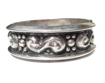 Sterling Silver Taxco Bracelet TH-165 High Relief Design Chunky Bangle Wide Clamper