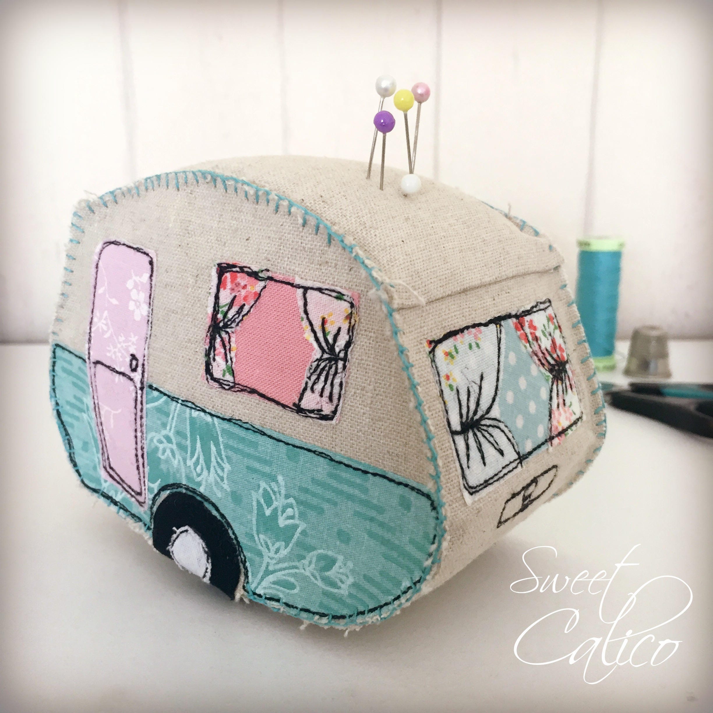 vintage-caravan-camper-pincushion-pattern-freemotion