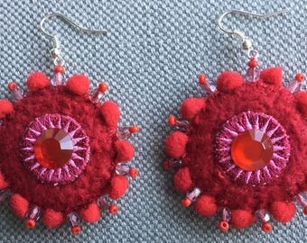 Textile, carmine red earrings, blazing sun, boho spirit, hand-made jewel