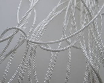 5 M of white nylon cord