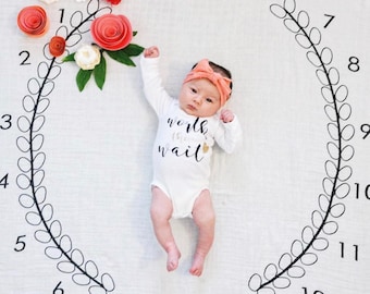 Baby Milestone Blanket ™ Wreath MONTHS / swaddle blanket / anniversary blanket / age blanket / growth blanket / newborn photo prop / baby