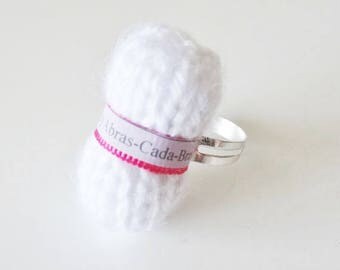 Ring of white yarn (customizable)