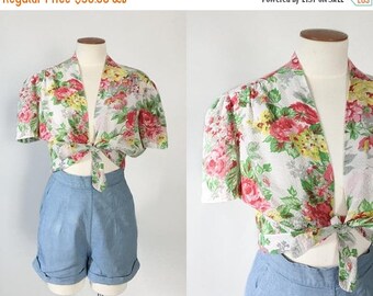 FALL SALE 1940s vintage floral cabbage rose print tie front crop top / 40s blouse / 1940s style playsuit top / medium M large L