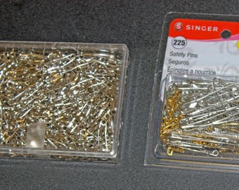 275 Plus Quilting Pins Curved Without Coil AND 225 Assorted Safety Pins New Condition Coil-less Safety Pins AND Assorted Regular Safety Pins
