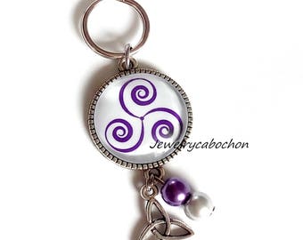 Celtic keyring, keychain triskel grey purple, Jewelry bag, triskel cabochon, celtic glass, beads