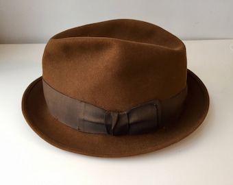 Men's brown fedora with flat bow, 1950's