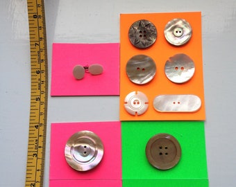 10 Vintage Mother of Pearl Buttons.