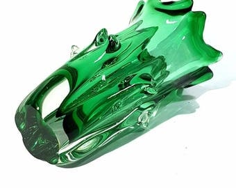 Lednicke Rovne Brilliant Emerald Green and Clear Encased Glass Vase circa 1960
