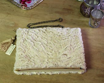 Sac à main en fausse fourrure écru