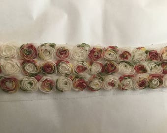 Ribbon flower 5 cm wide red and green embossed