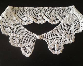 White Peter Pan collar crochet