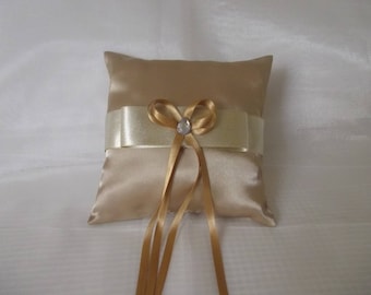 coussin porte-alliance satin doré