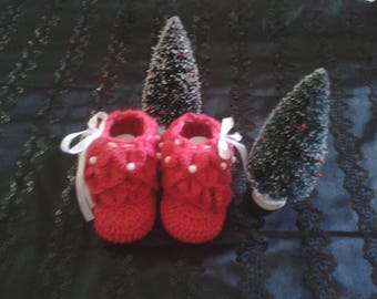 crocodile stitch dark pink booties size 0 to 3 months