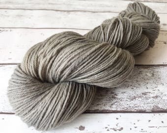 Steelworks: Natural hand-dyed DK yarn in 100% Highland Peruvian Wool 100g / 250m
