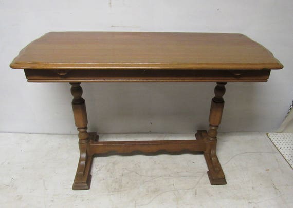 Expanding Console table with butterfly leaf