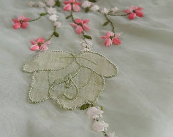 VINTAGE Hankerchief, Embroidered Organza Doily, Vintage Little Girls Hankerchief