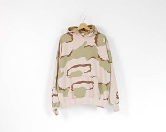 Vintage tri-color desert camo army hoodie / size L-XL