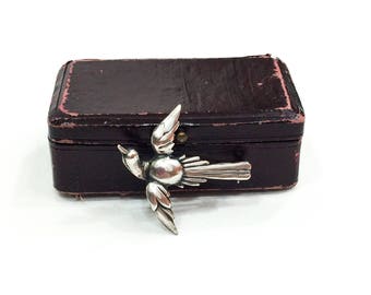 Sterling Silver Bird Pin / Brooch, Art Deco Bird Pin, Small Dove Brooch, Symbol of Peace, 1940s, Figural Jewelry, Vintage Jewelry,