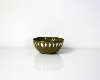 Cathrineholm 4" avocado with small lotus in white 1 of 4