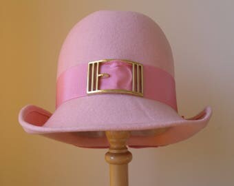 Vintage 1960s pink felt trilby hat