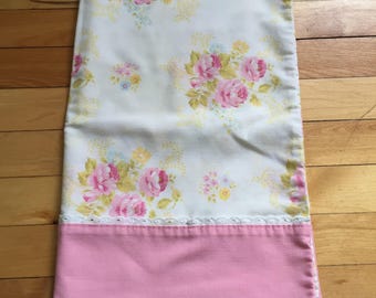 Vintage 1970s White Pink Roses Floral Pillowcase!