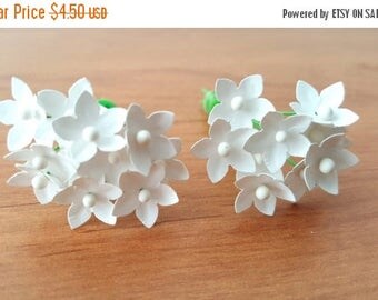 Small paper flowers set of 100 white paper flowers / tiny paper flowers / mini paper flowers /white craft flowers