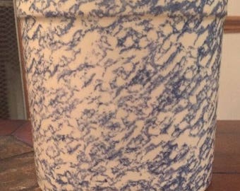 Vintage Blue Spongeware Glazed 2 Quart Pottery Crock. ID# 22-29