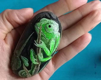 Chameleon stone art.Chameleon hand painted rock. Meditation stone. Feng shui.chameleon paperwaight. Chameleon painting.rock painted animal.