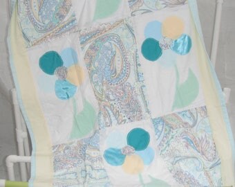 Five Flowers Quilt / Unique Gift / Perfect Present / Paisley /Appliqued Flowers / Pastel / Floral Patterns / Twin / Girl Bedding / Blanket