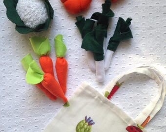 Collectible felt 11 pieces and offered tote bag