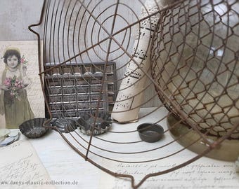 Vintage FIL de FER cooling grid Ø 30 cm tarte grid Antique wire rack Brocante Shabby chic Kitchenalia Cottage kitchen