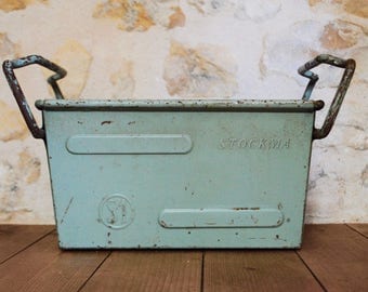 almendra del fabricación de caja de la plancha de metal verde almendra industrial stockma de la caja verde