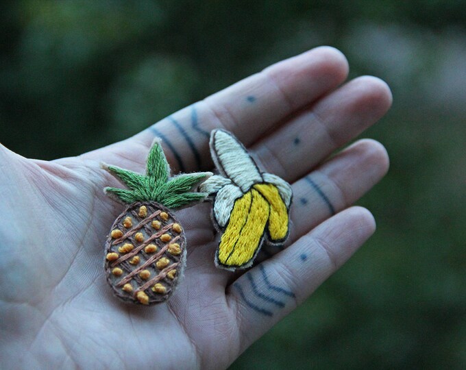 Vegan brooch Vegan gift pin Pineapple brooch Embroidered pin Banana brooch Collar pin Pineapple party Banana party Jewelry Summer outdoors