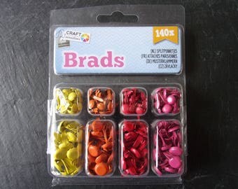 Set 140 fasteners (brads) Parisian round 4 colors 5 and 8 mm