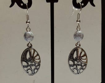 Earrings drop filigree and howlite white/gray