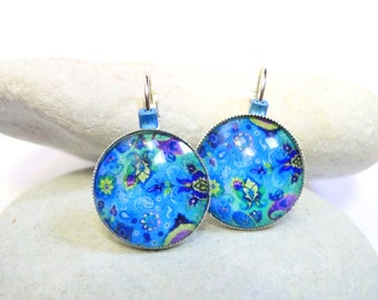Earrings ● ● paisley pattern turquoise bead square